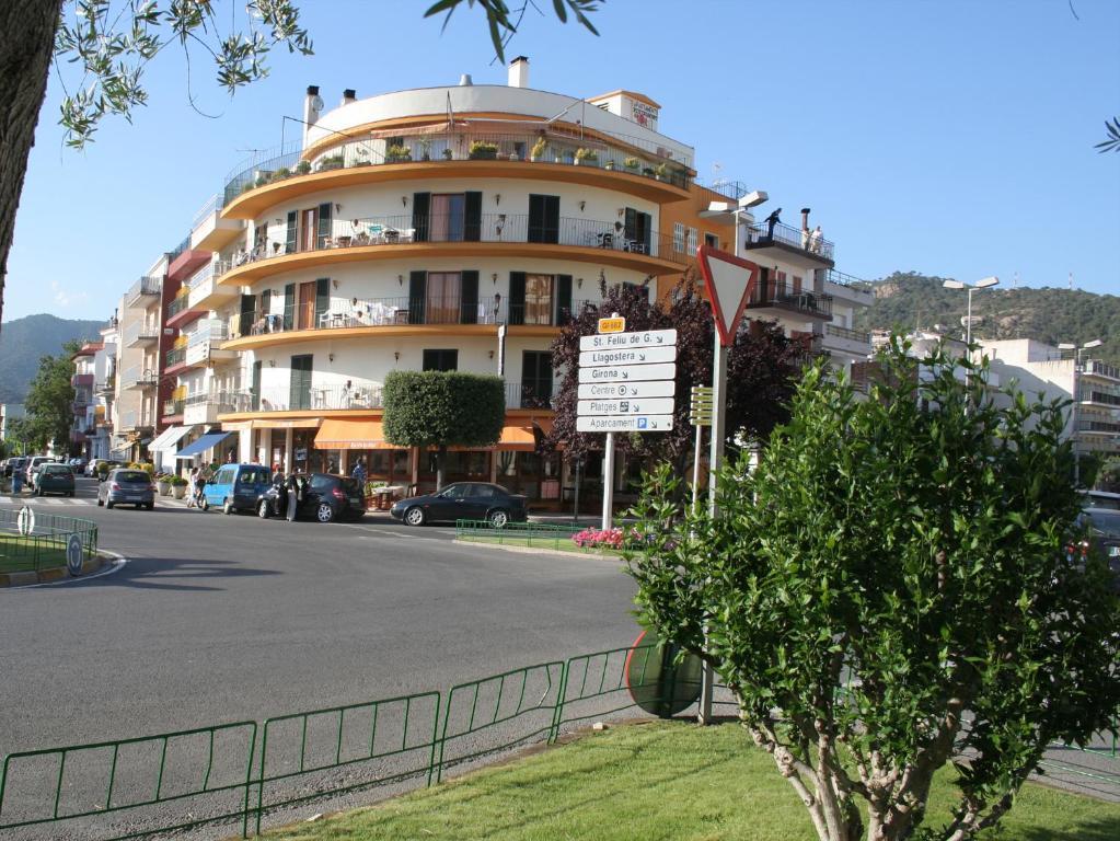 Apartamentos El Sol Tossa de Mar Esterno foto